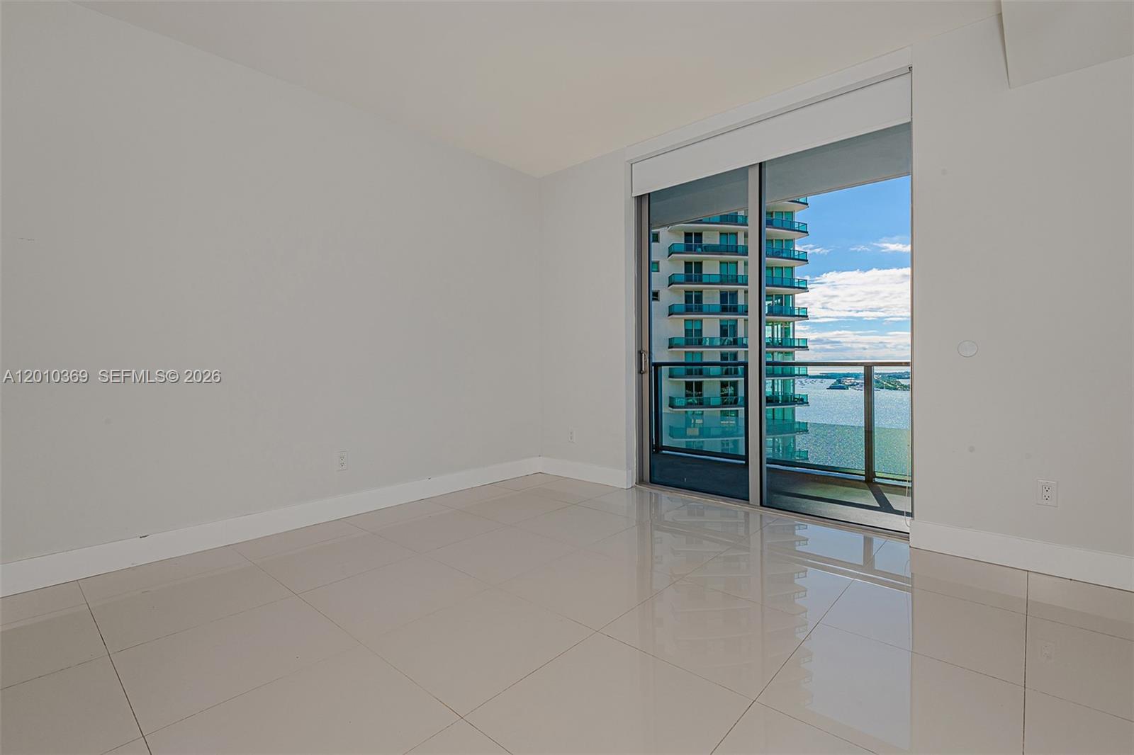 1300 Brickell Bay Dr #2808, Miami FL 33131