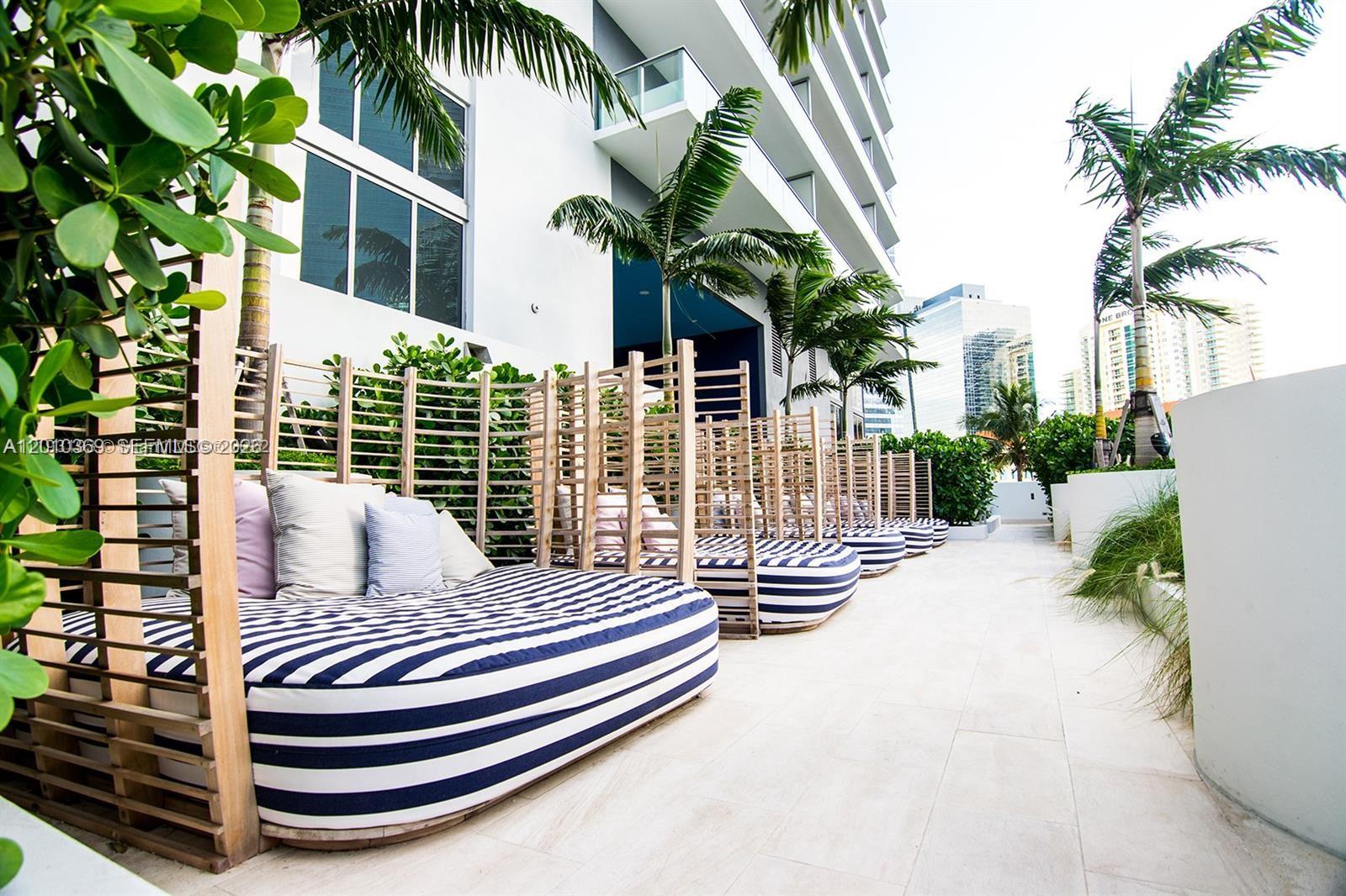 1300 Brickell Bay Dr #2808, Miami FL 33131