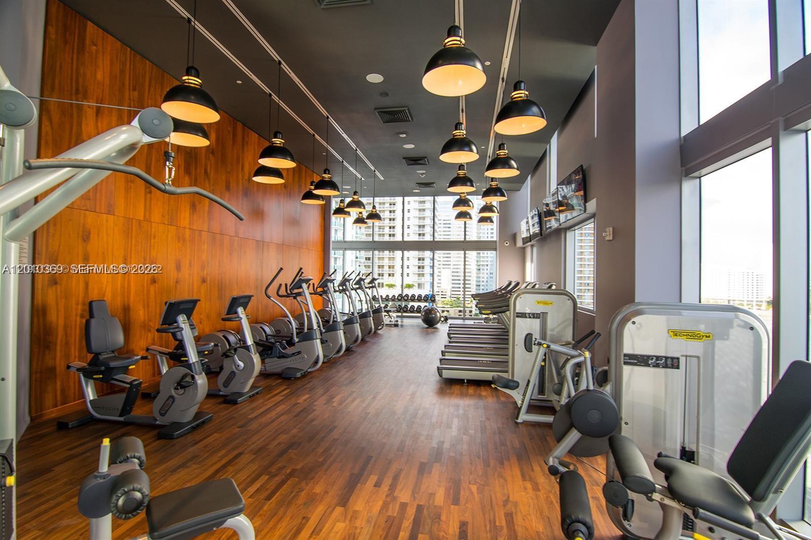 1300 Brickell Bay Dr #2808, Miami FL 33131