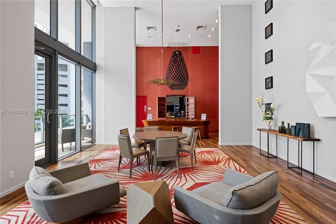 1300 Brickell Bay Dr #2808, Miami FL 33131