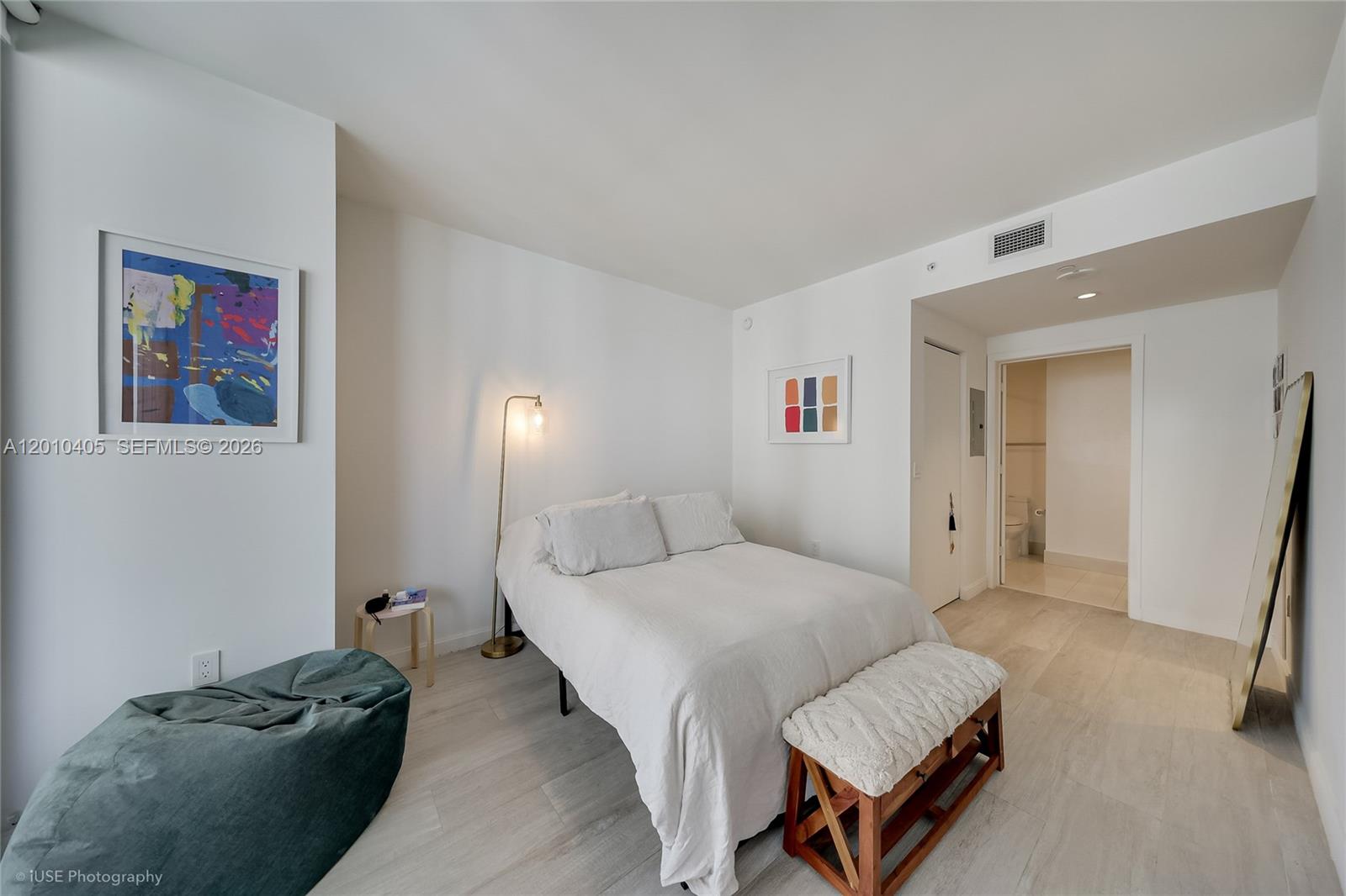 55 SW 9th St #2109, Miami FL 33130