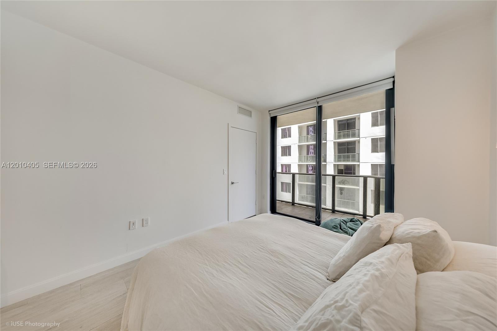 55 SW 9th St #2109, Miami FL 33130