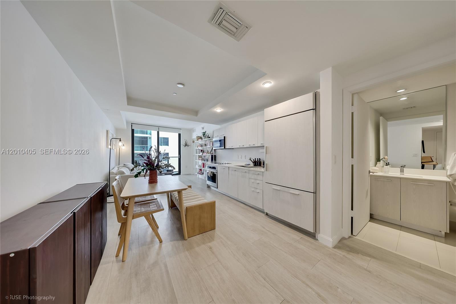 55 SW 9th St #2109, Miami FL 33130