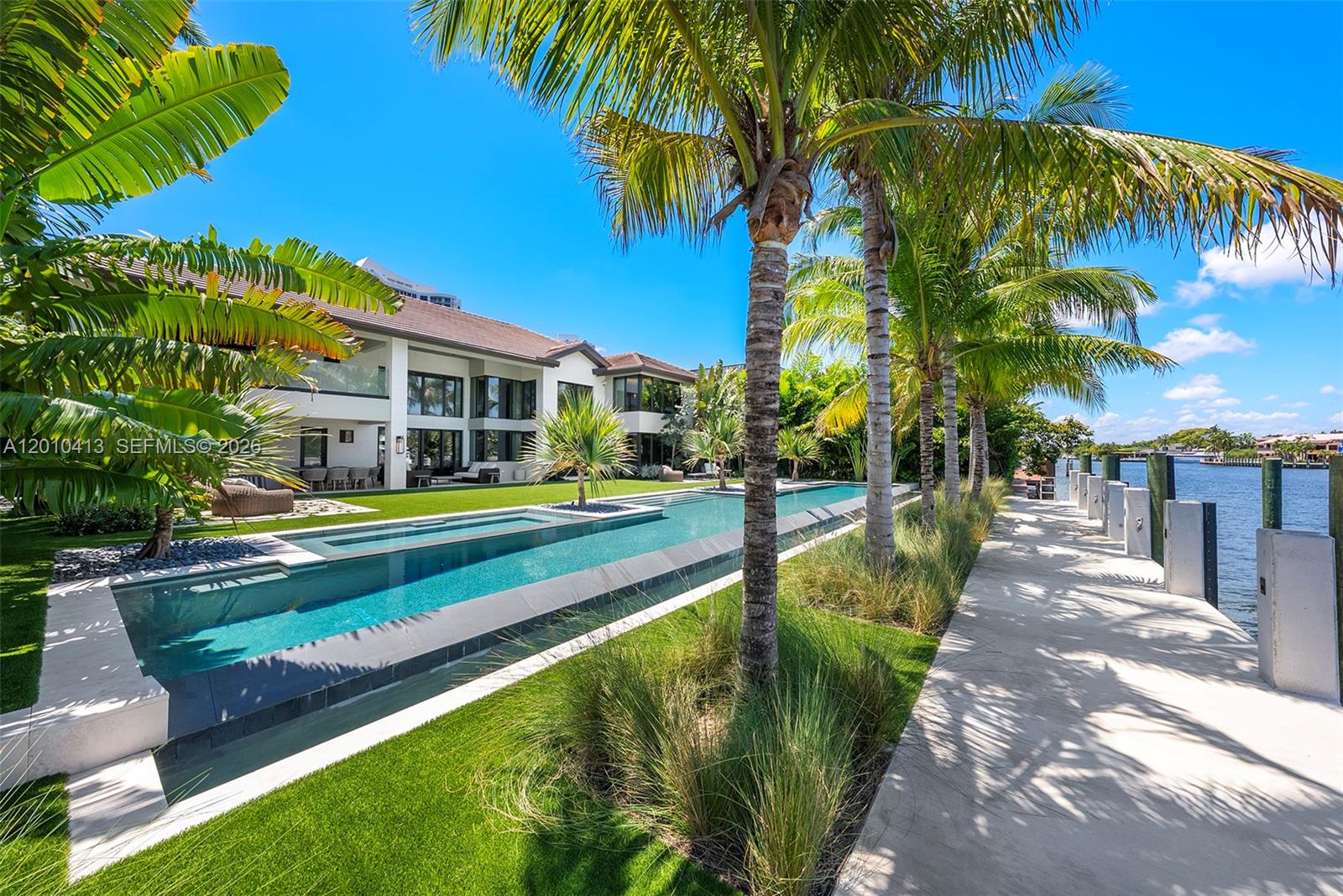 110 Holiday Dr, Hallandale Beach FL 33009