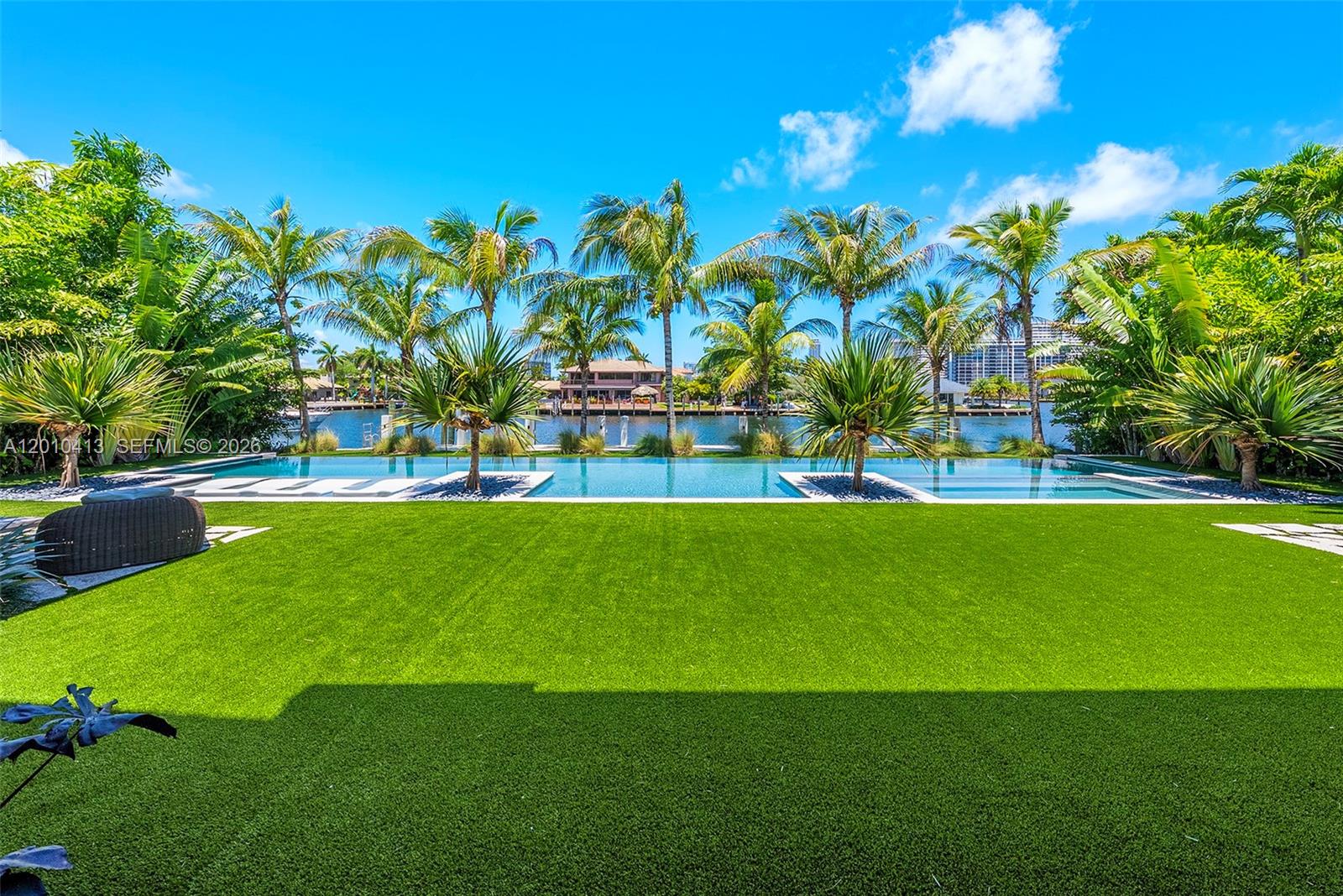 110 Holiday Dr, Hallandale Beach FL 33009