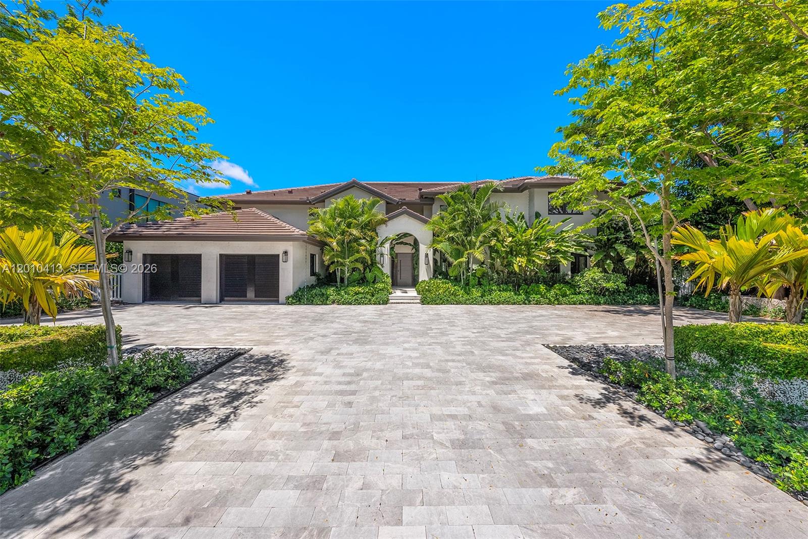 110 Holiday Dr, Hallandale Beach FL 33009