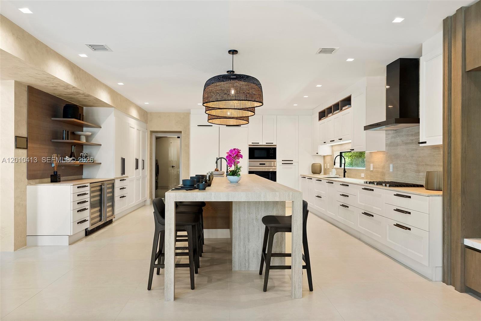 110 Holiday Dr, Hallandale Beach FL 33009