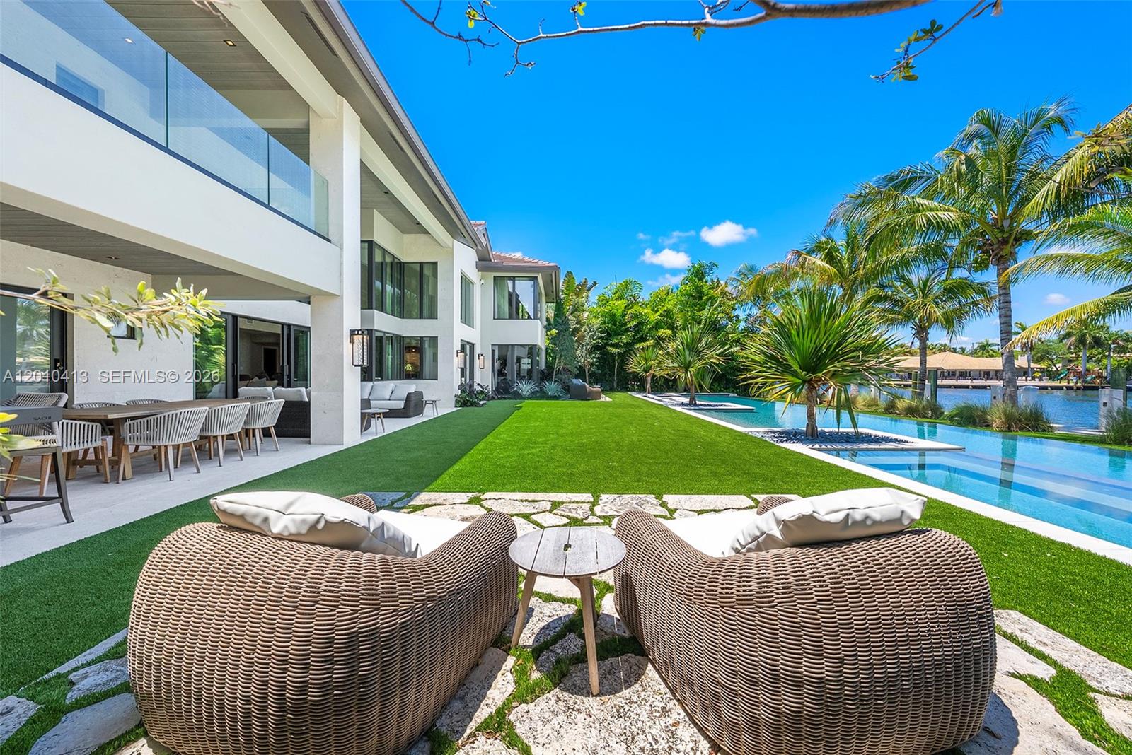 110 Holiday Dr, Hallandale Beach FL 33009
