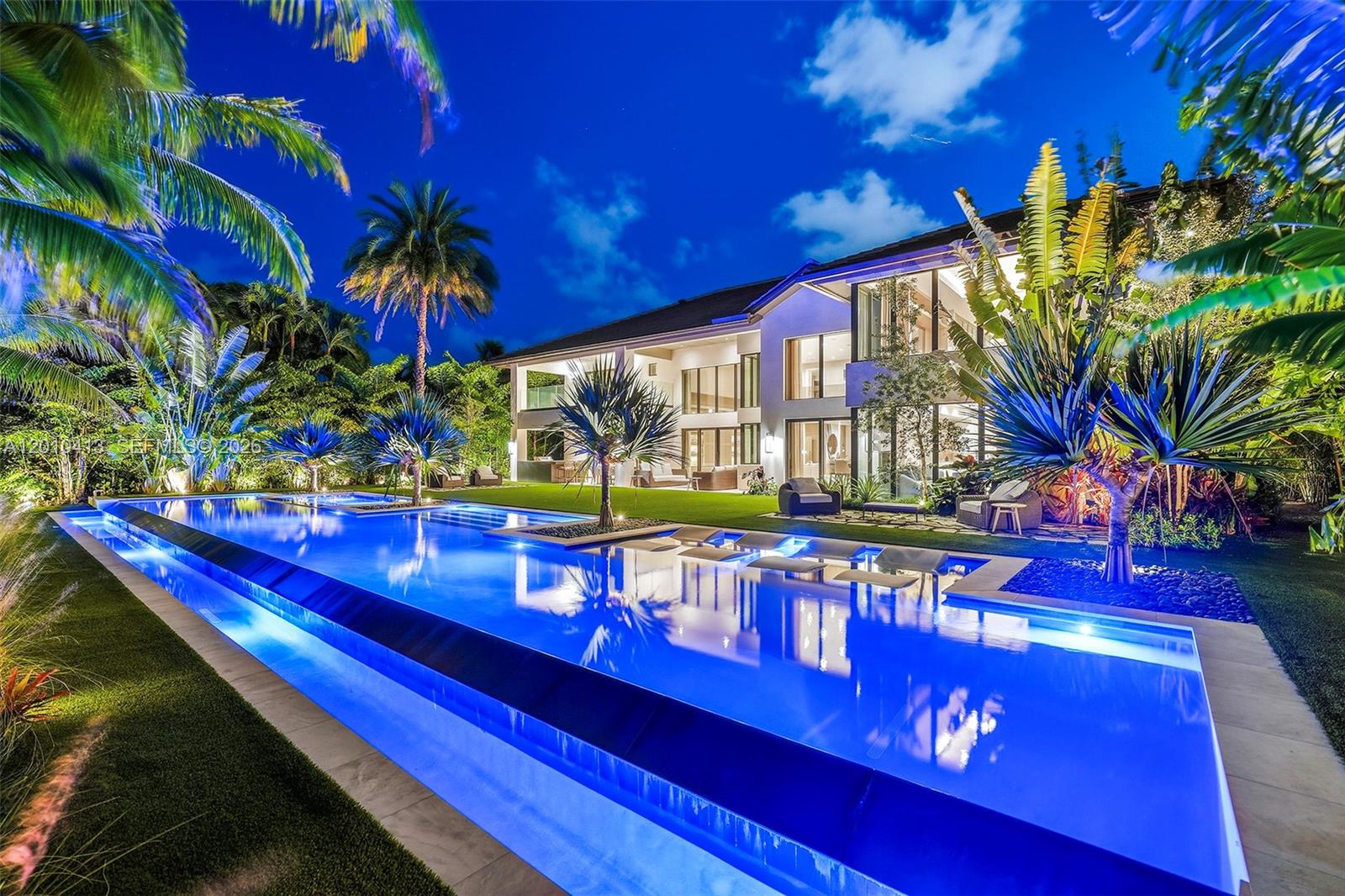 110 Holiday Dr, Hallandale Beach FL 33009