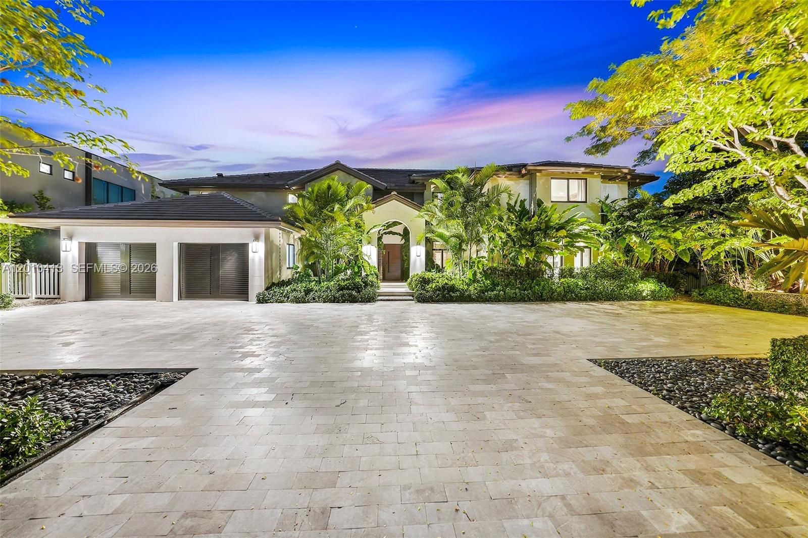 110 Holiday Dr, Hallandale Beach FL 33009