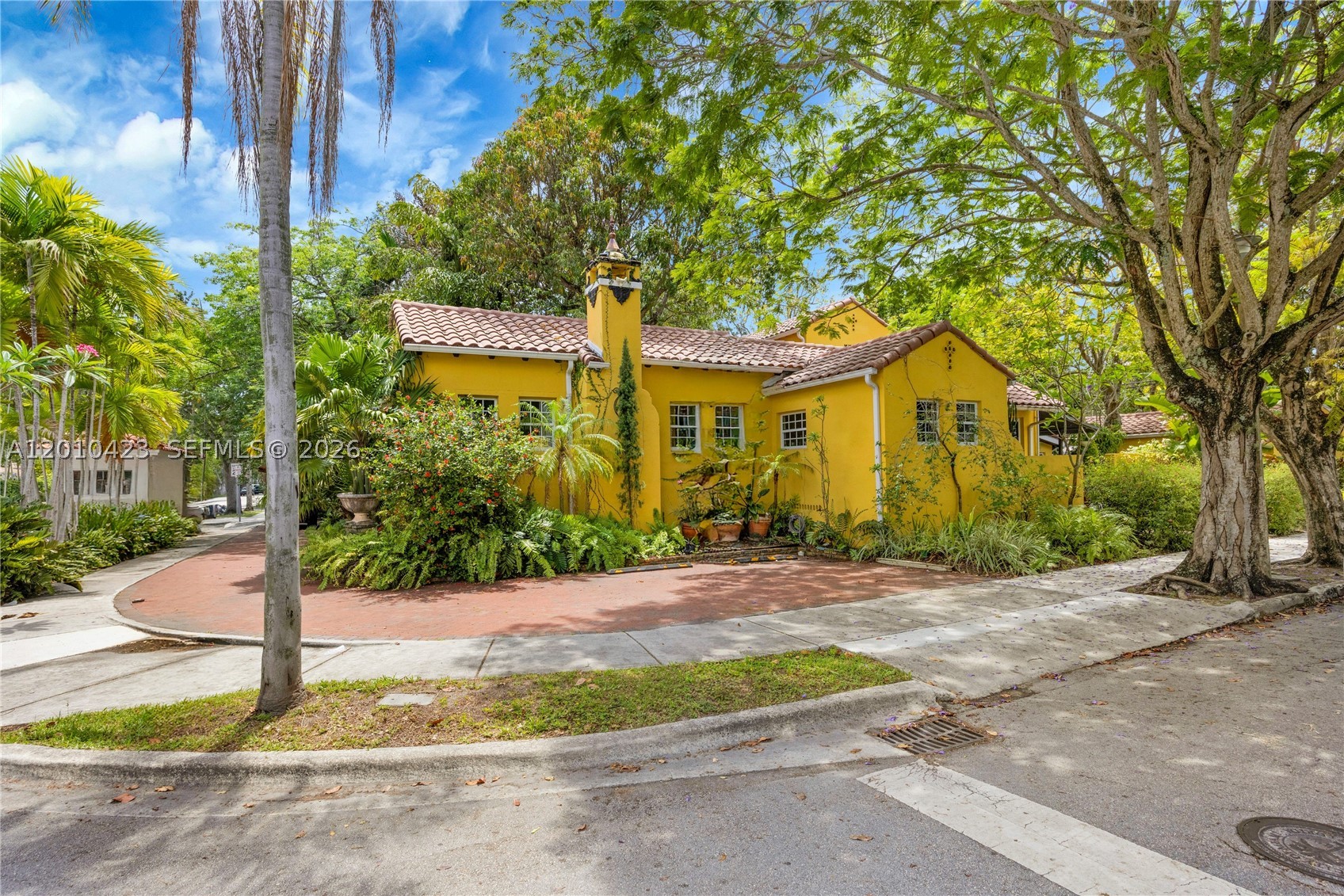 650 NE 76th St, Miami FL 33138