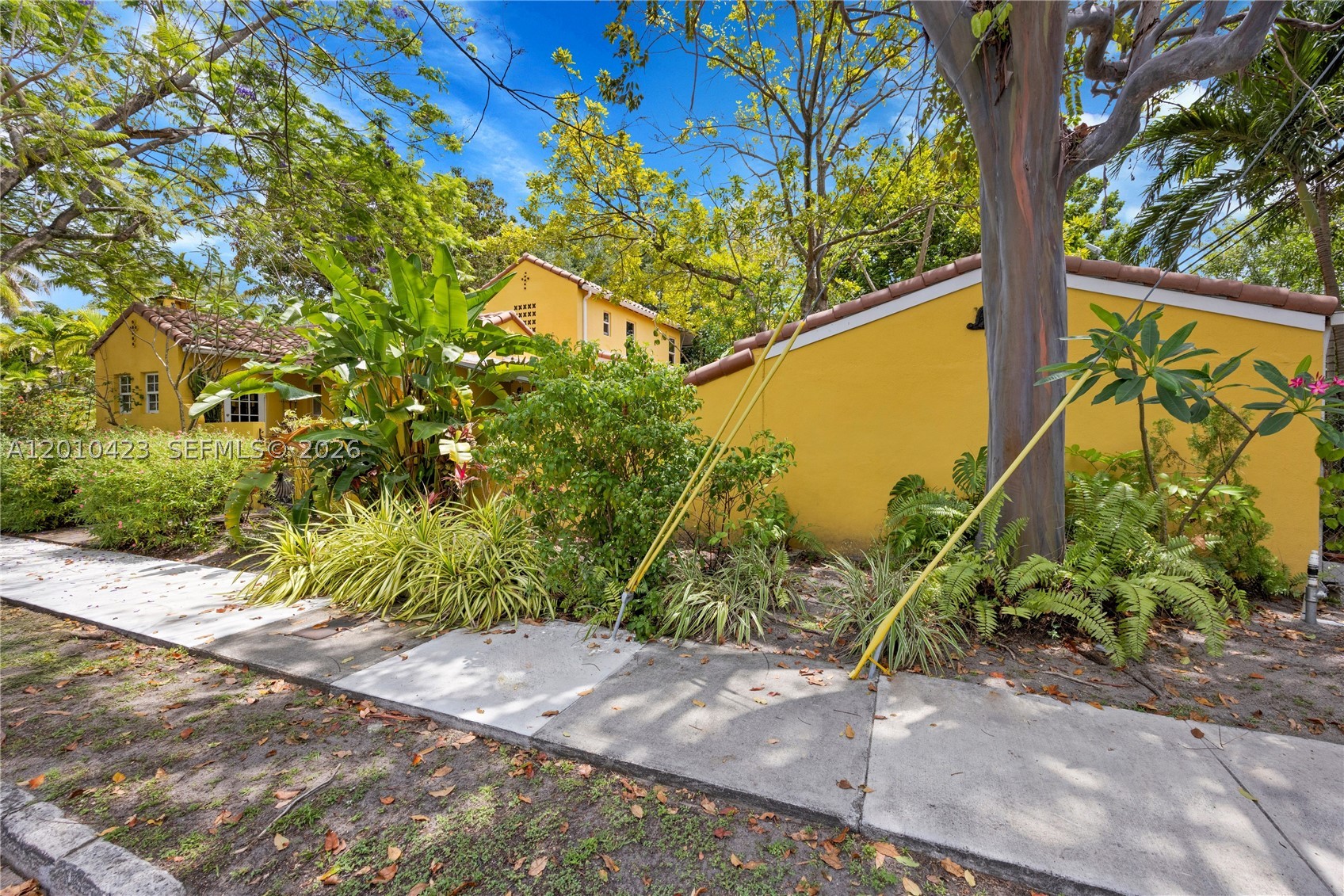 650 NE 76th St, Miami FL 33138