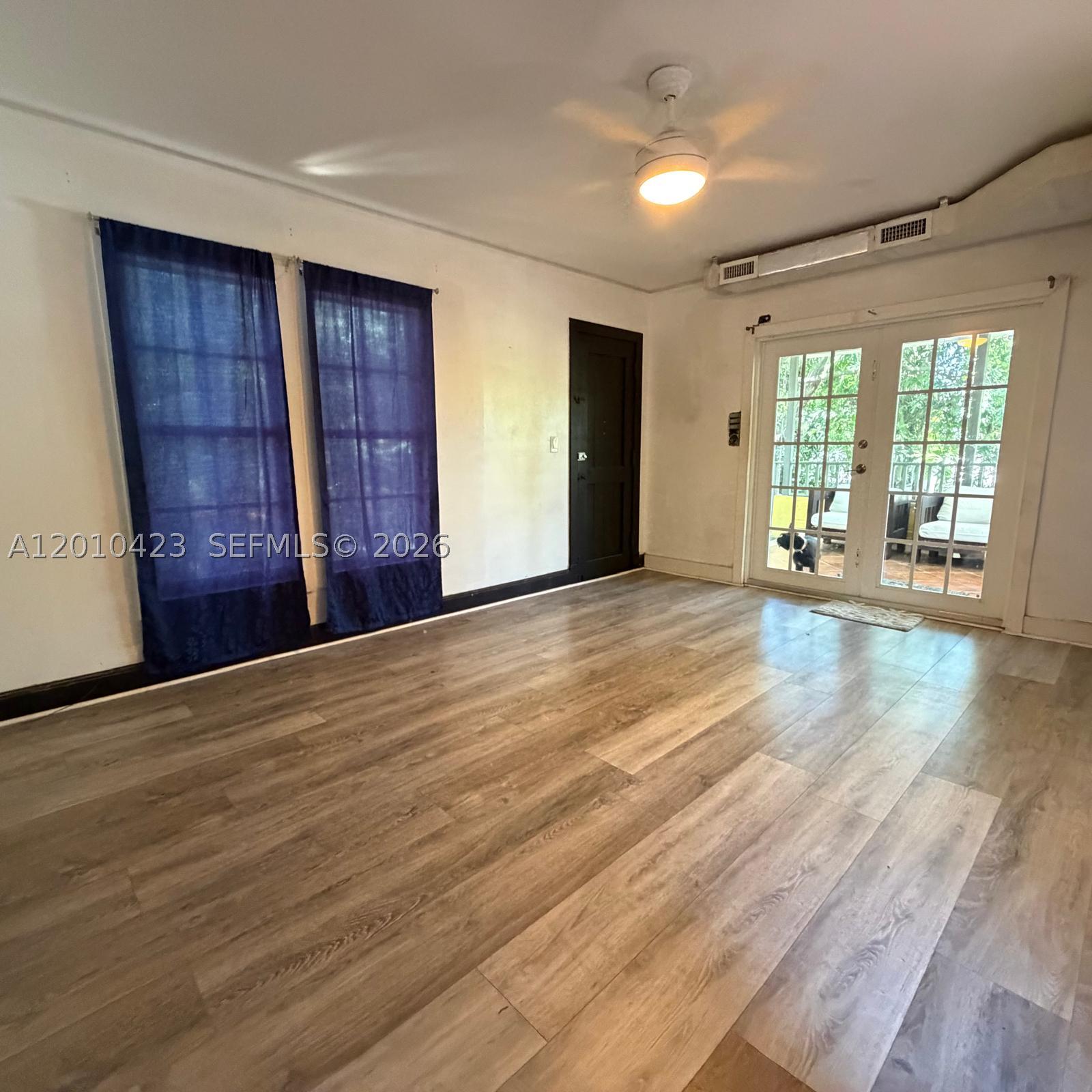 650 NE 76th St, Miami FL 33138