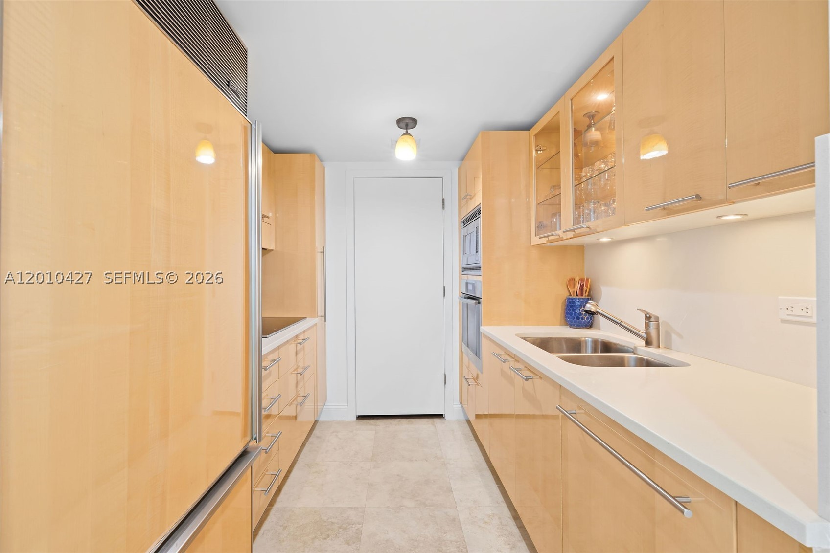 6801 Collins Ave #1215, Miami Beach FL 33141