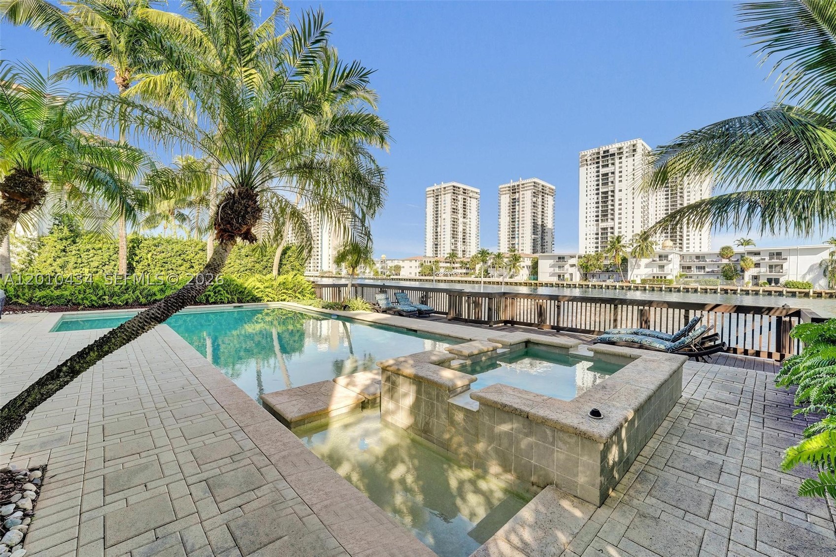 1575 Windjammer Way, Hollywood FL 33019