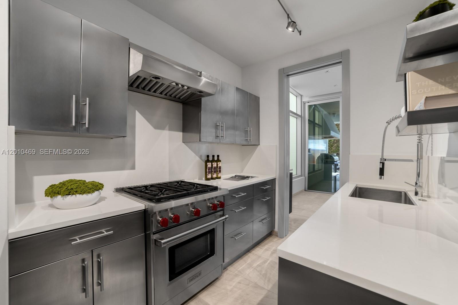 7815 Atlantic Way, Miami Beach FL 33141