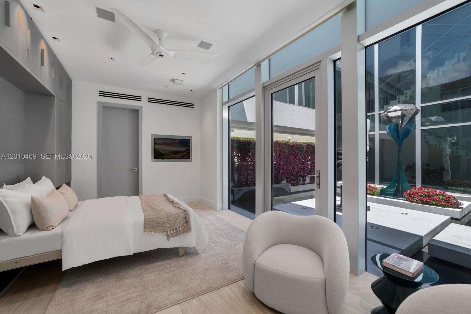 7815 Atlantic Way, Miami Beach FL 33141