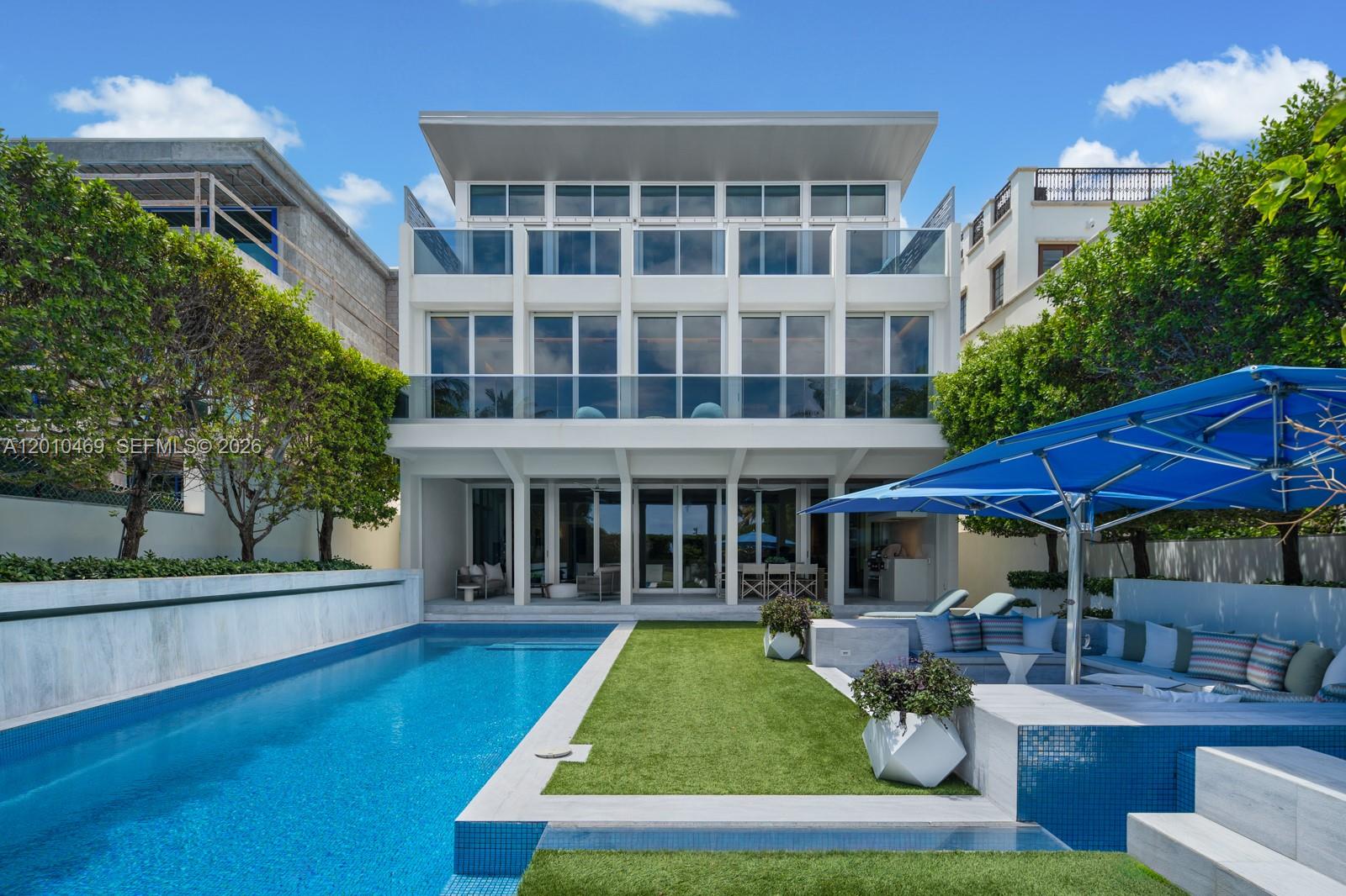 7815 Atlantic Way, Miami Beach FL 33141