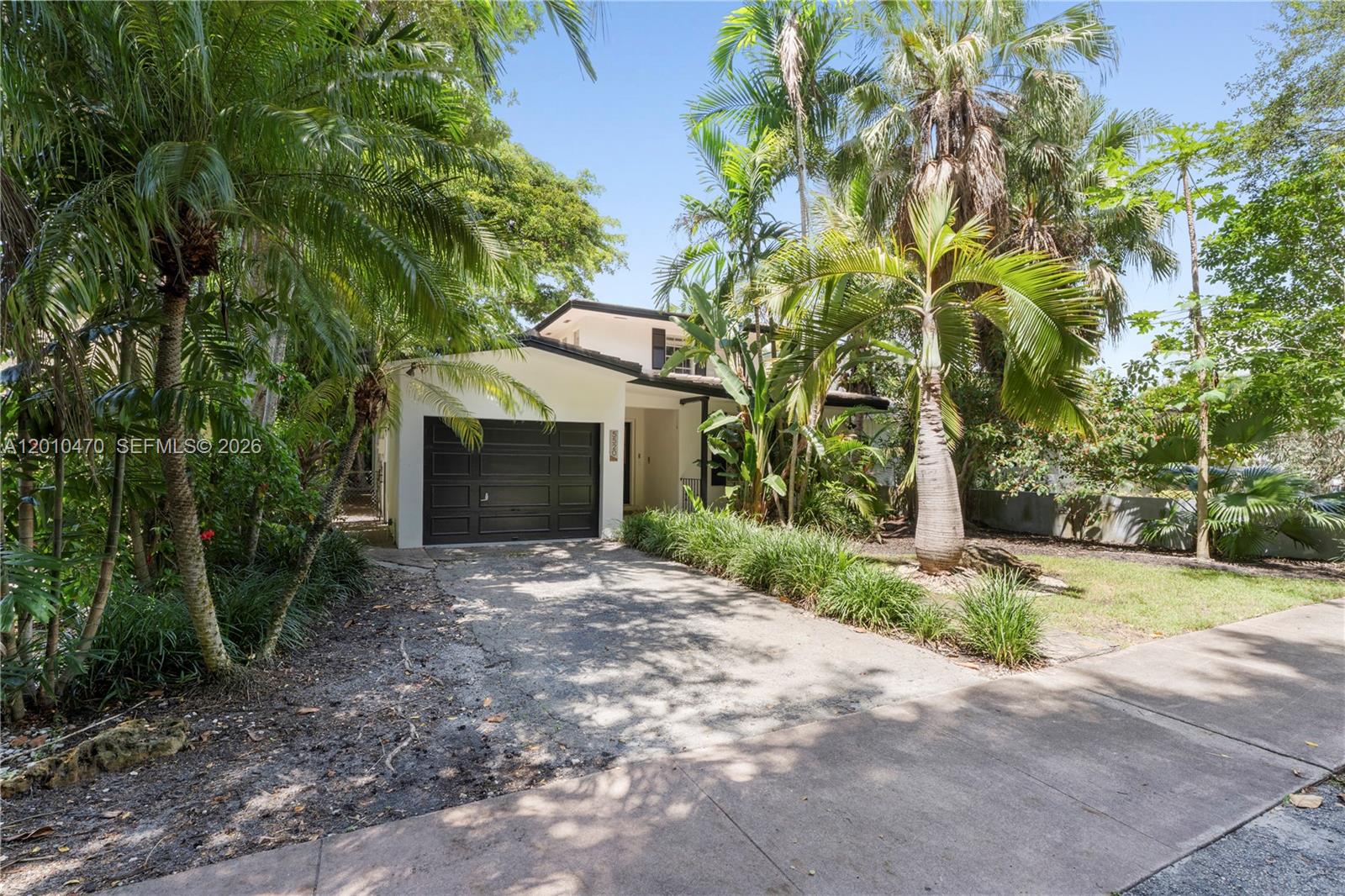 5520 San Vicente St, Coral Gables FL 33146