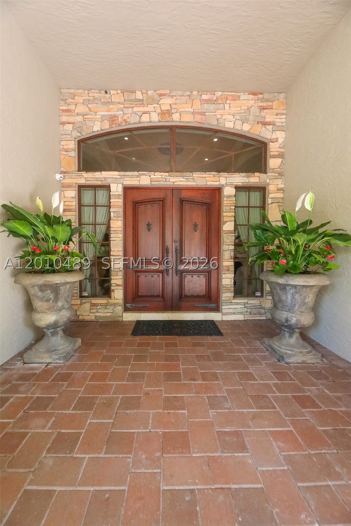 16740 Berkshire Ct, Southwest Ranches FL 33331