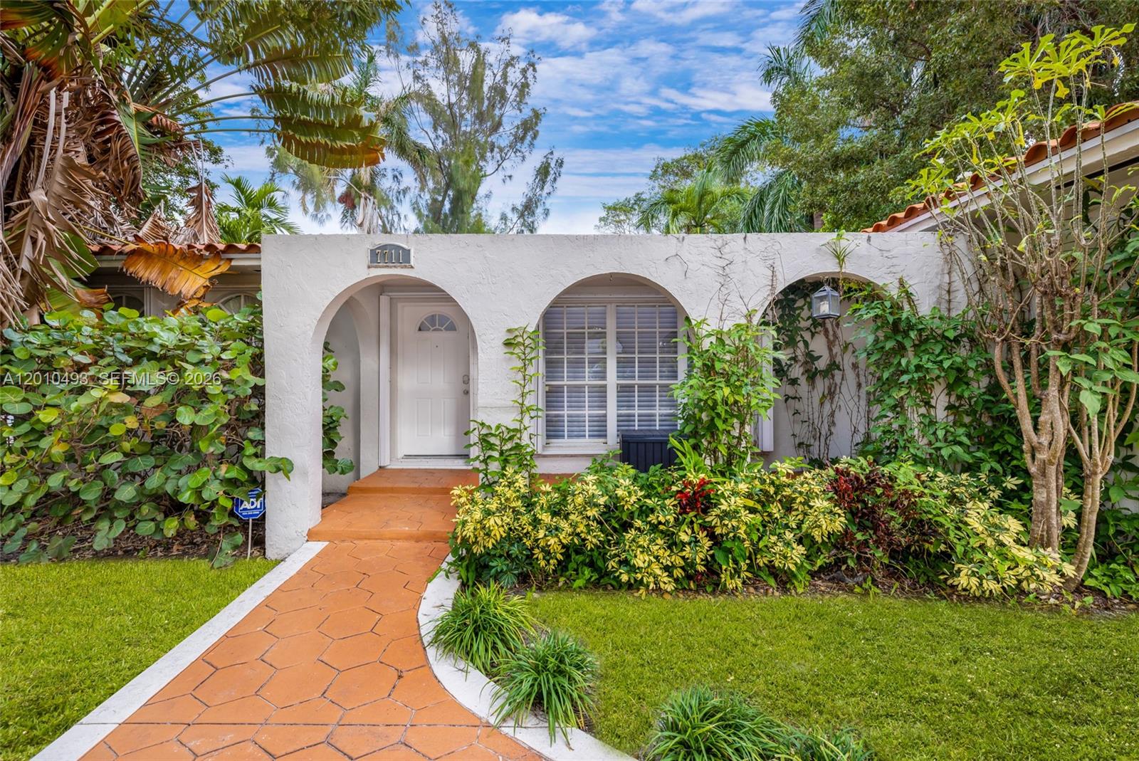 7711 Coquina Dr, North Bay Village FL 33141