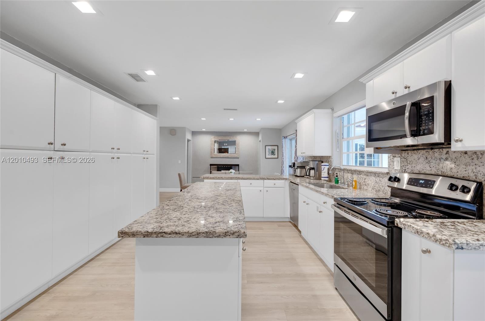 7711 Coquina Dr, North Bay Village FL 33141