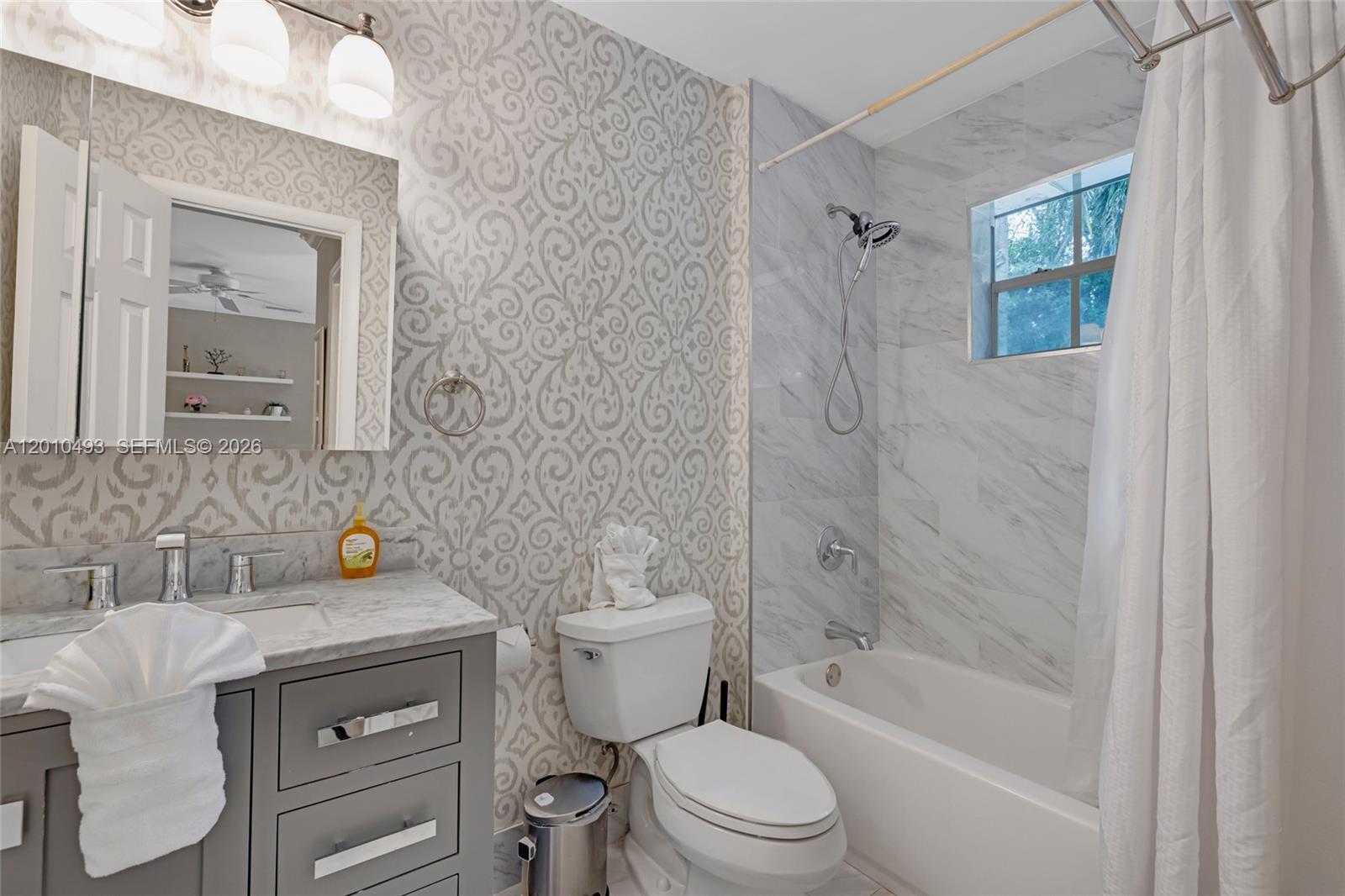 7711 Coquina Dr, North Bay Village FL 33141
