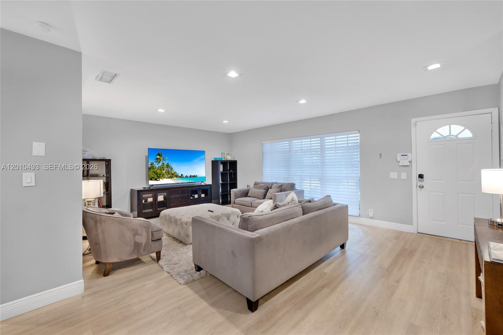 7711 Coquina Dr, North Bay Village FL 33141