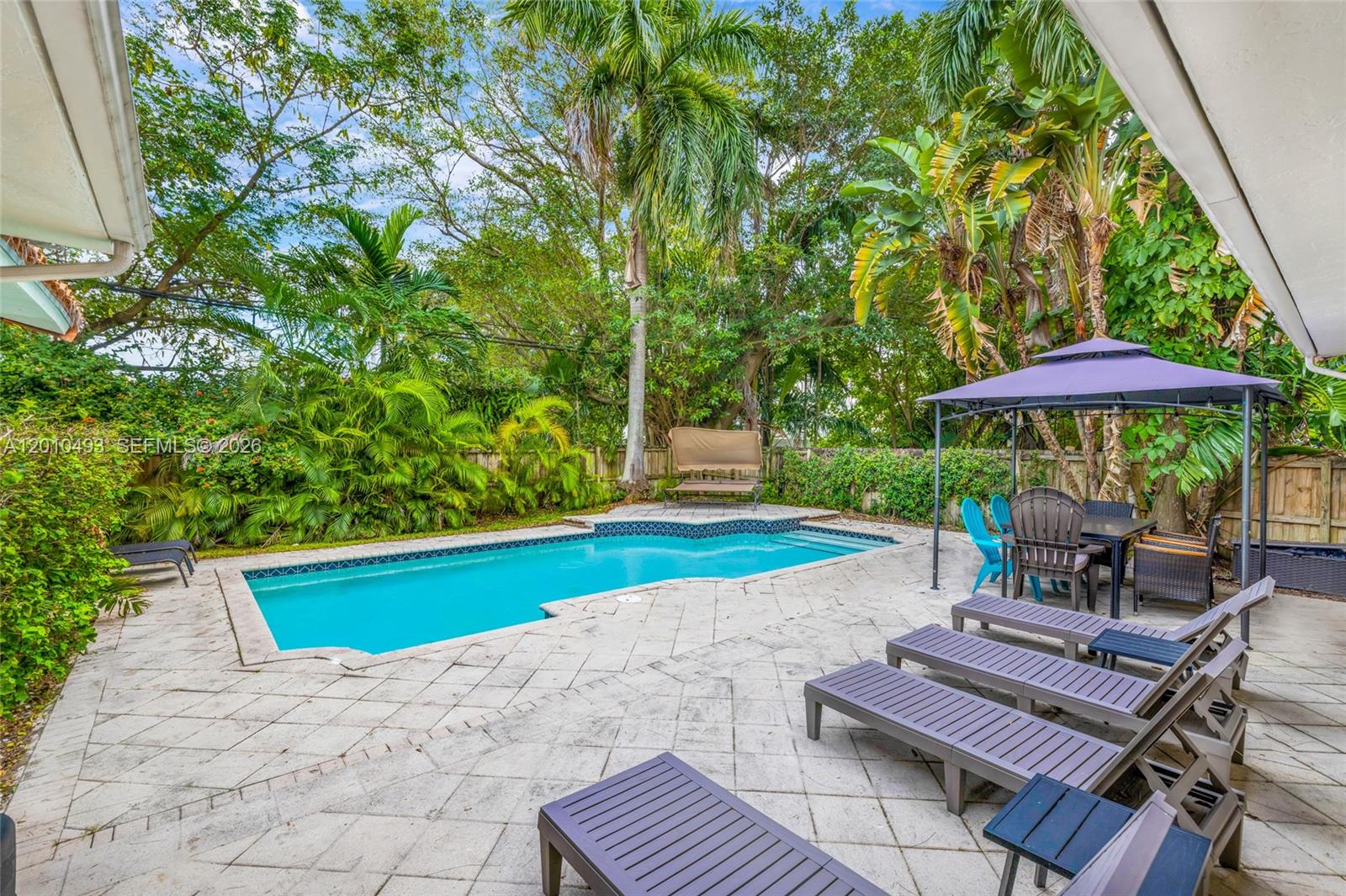 7711 Coquina Dr, North Bay Village FL 33141