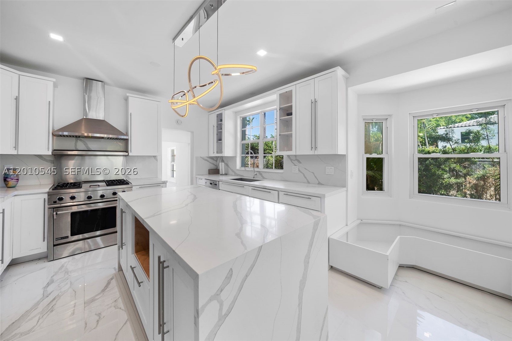5824 Alton Rd, Miami Beach FL 33140