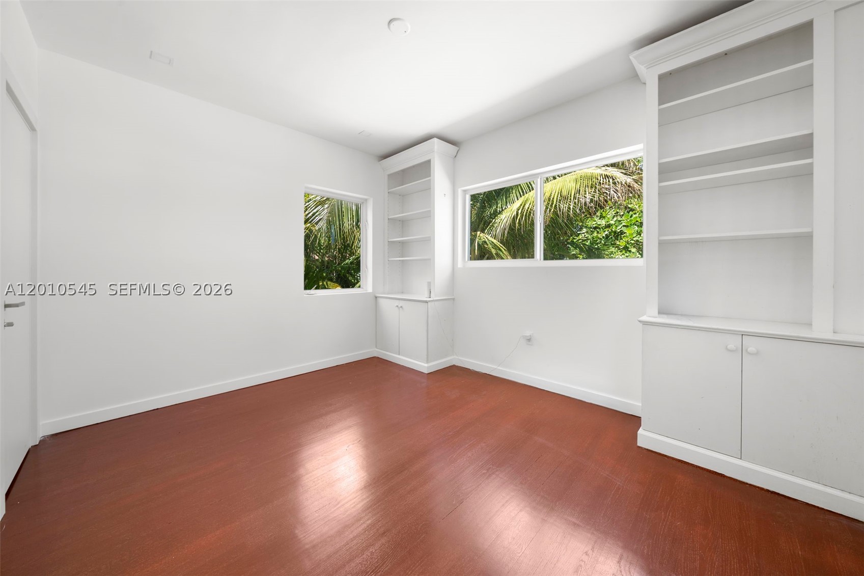 5824 Alton Rd, Miami Beach FL 33140