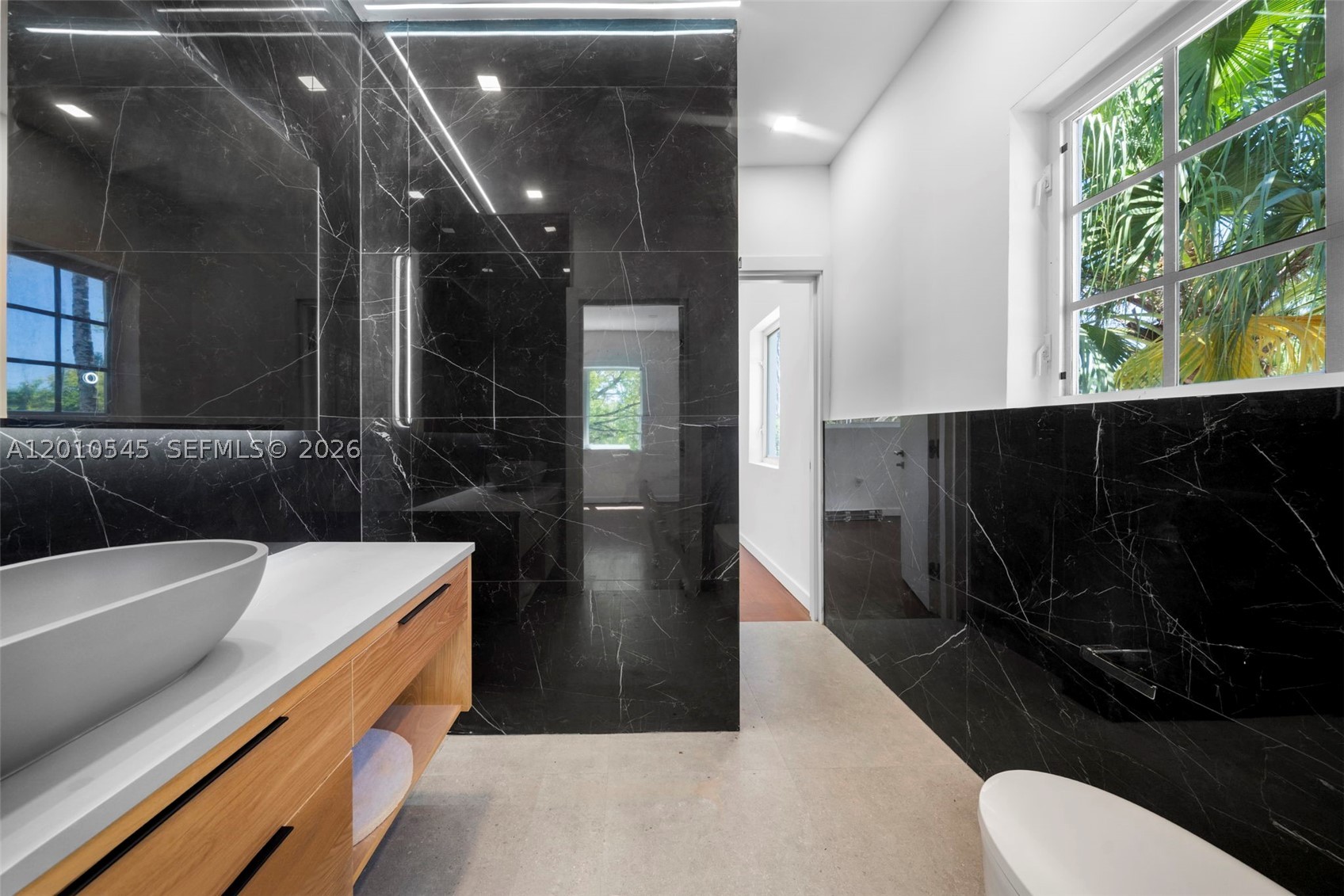 5824 Alton Rd, Miami Beach FL 33140