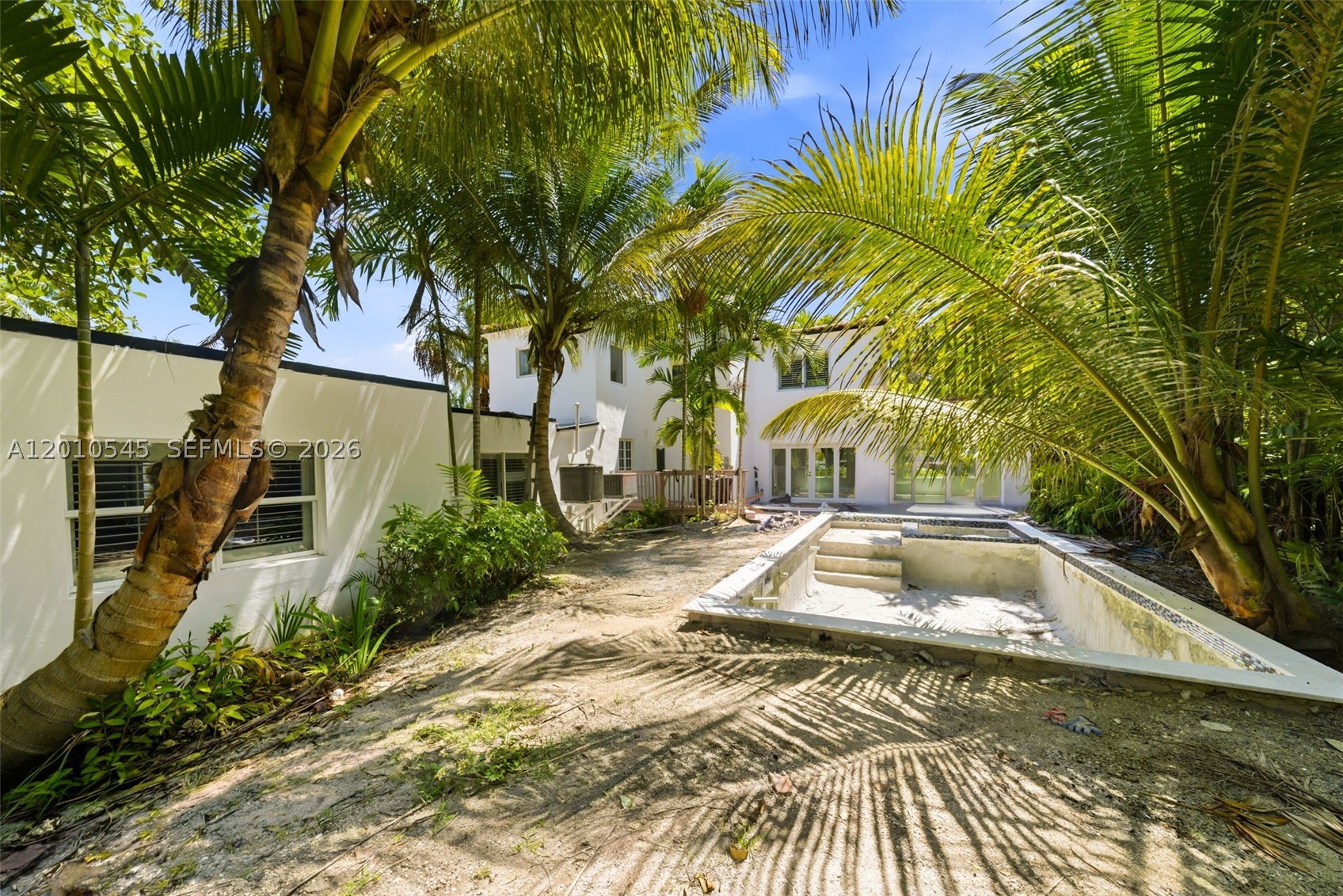 5824 Alton Rd, Miami Beach FL 33140