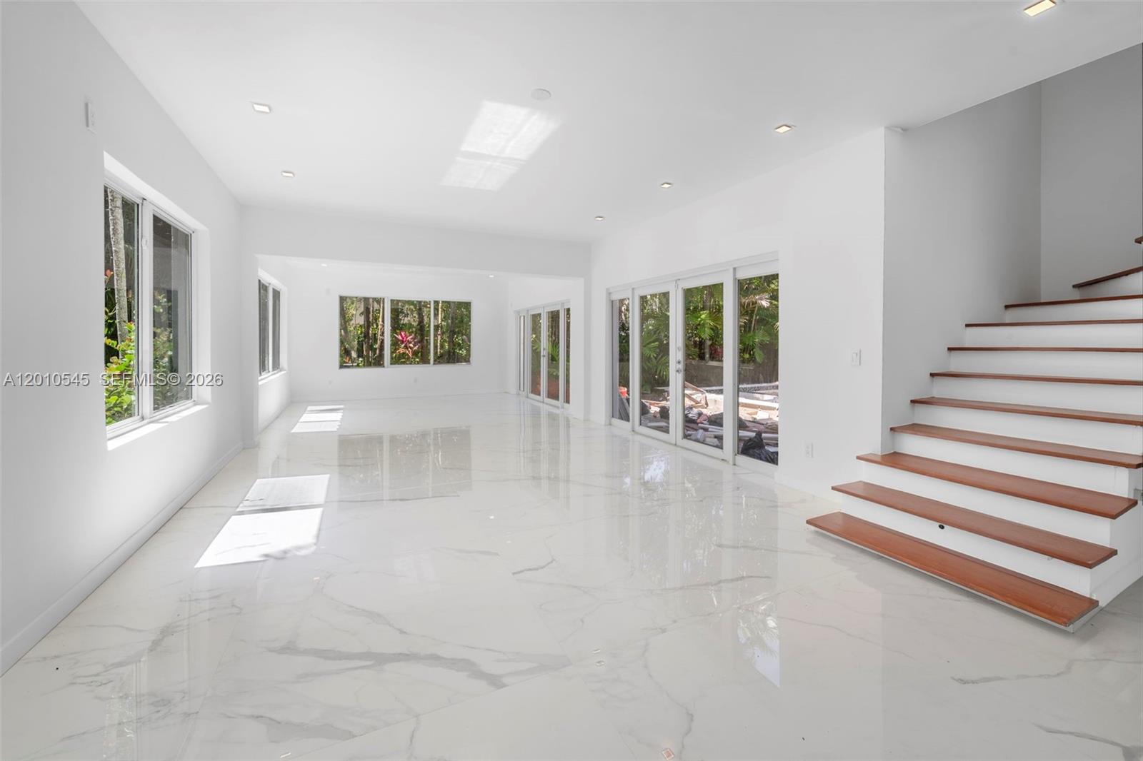 5824 Alton Rd, Miami Beach FL 33140