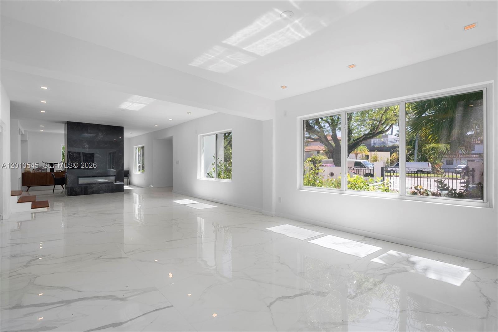 5824 Alton Rd, Miami Beach FL 33140