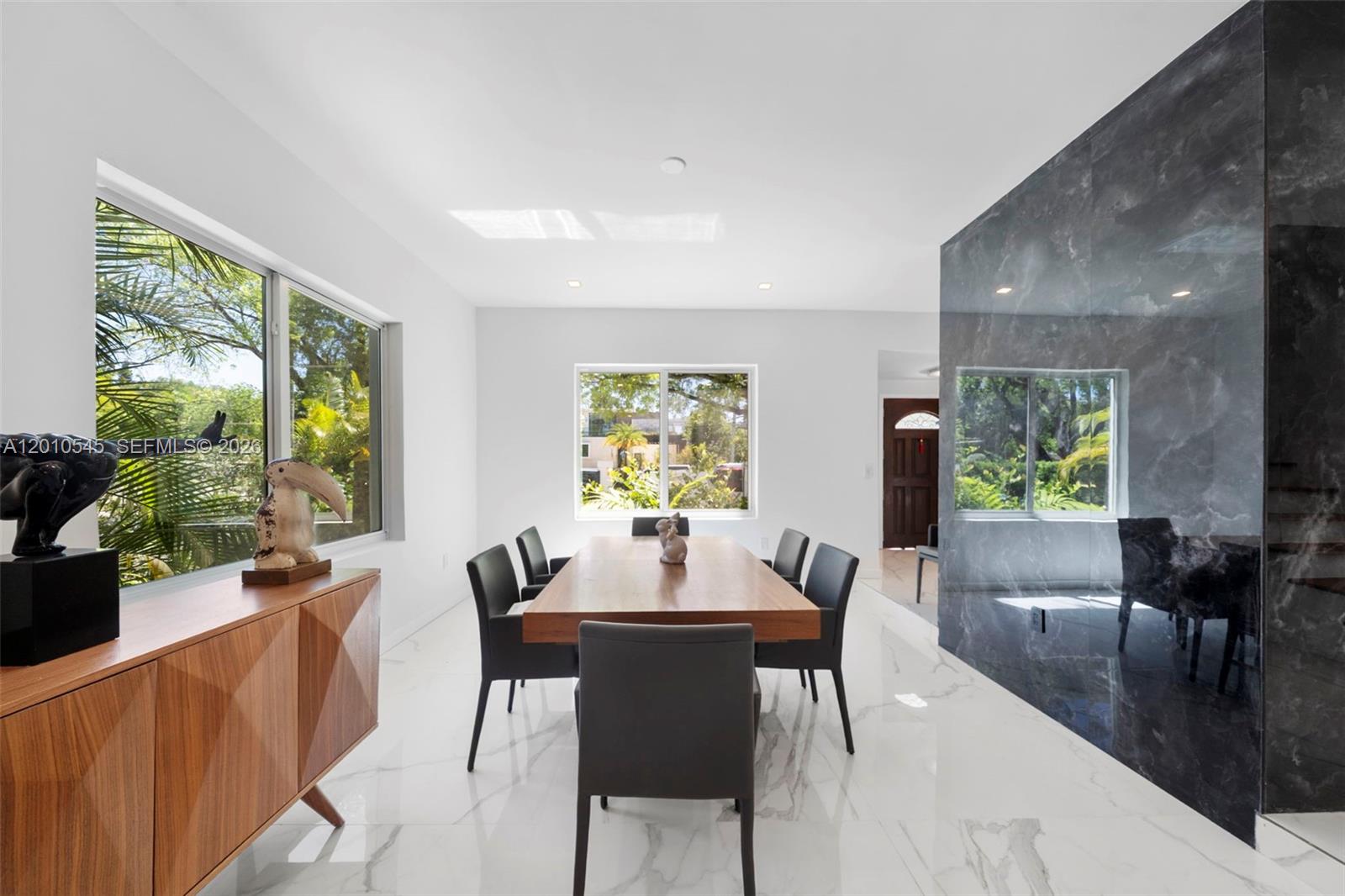 5824 Alton Rd, Miami Beach FL 33140