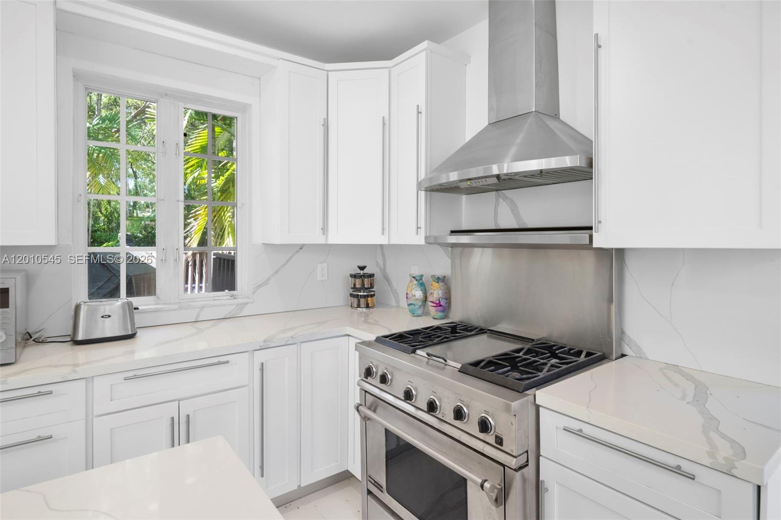 5824 Alton Rd, Miami Beach FL 33140