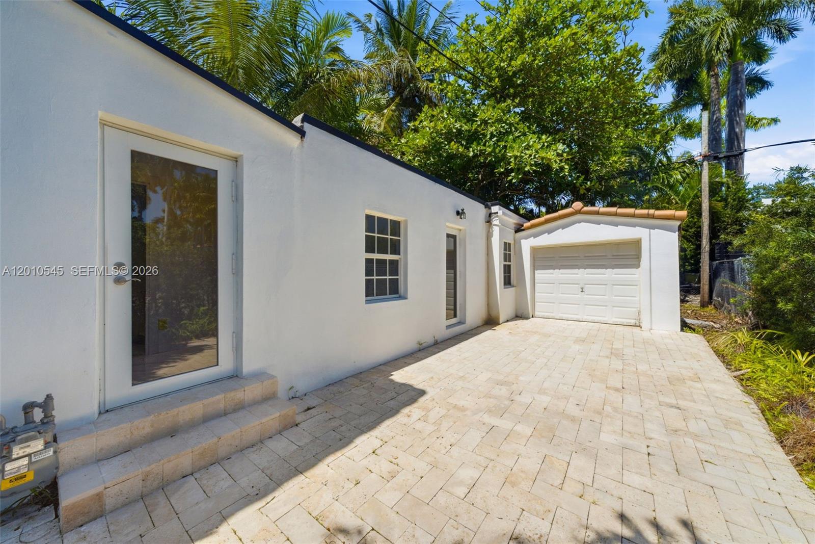5824 Alton Rd, Miami Beach FL 33140