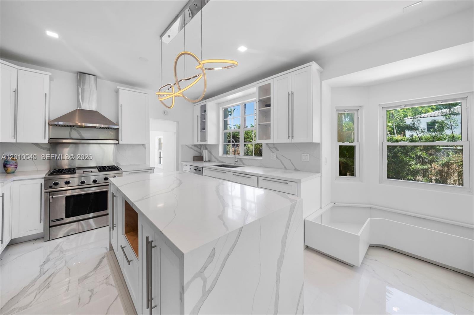 5824 Alton Rd, Miami Beach FL 33140