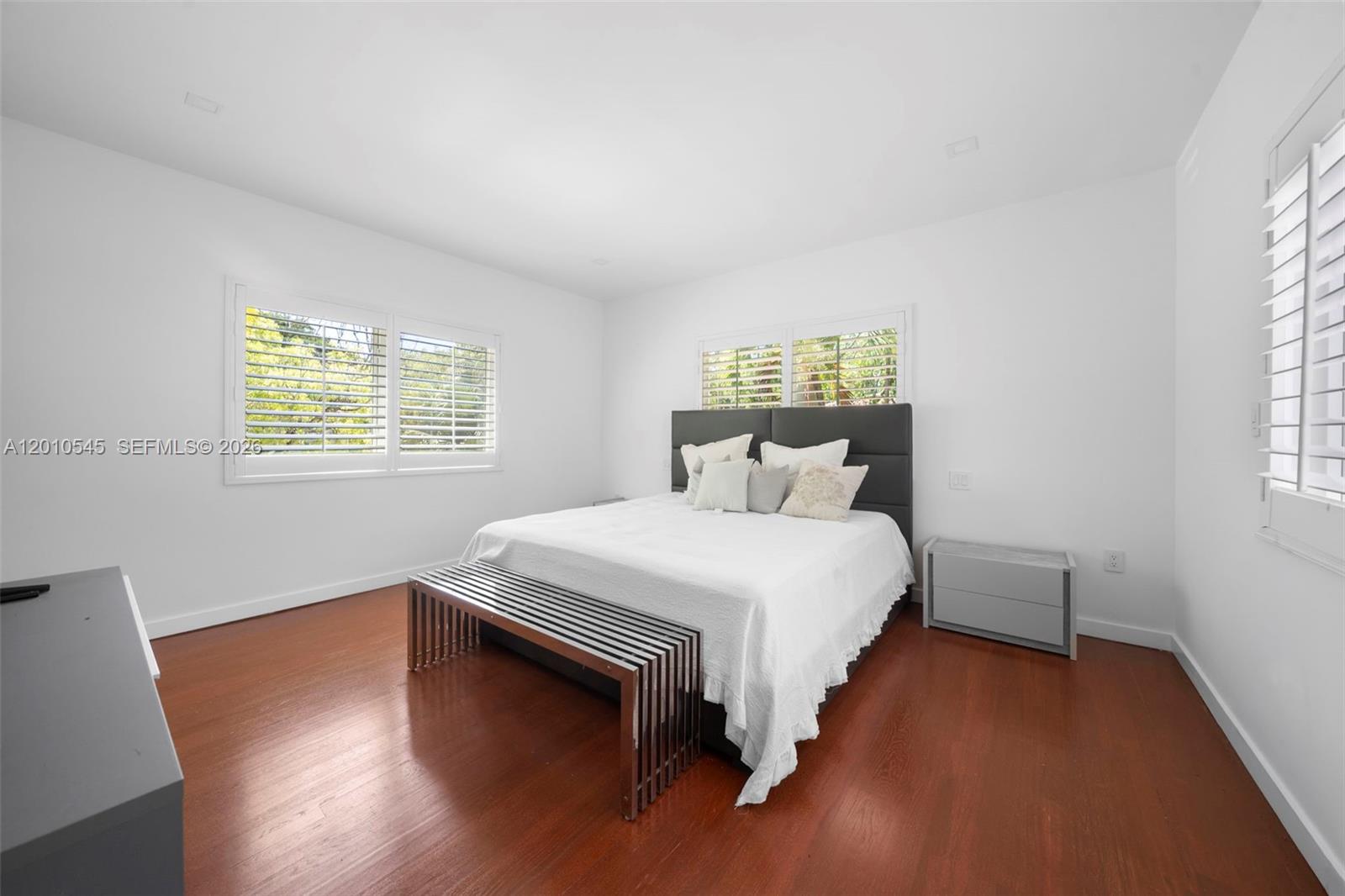 5824 Alton Rd, Miami Beach FL 33140