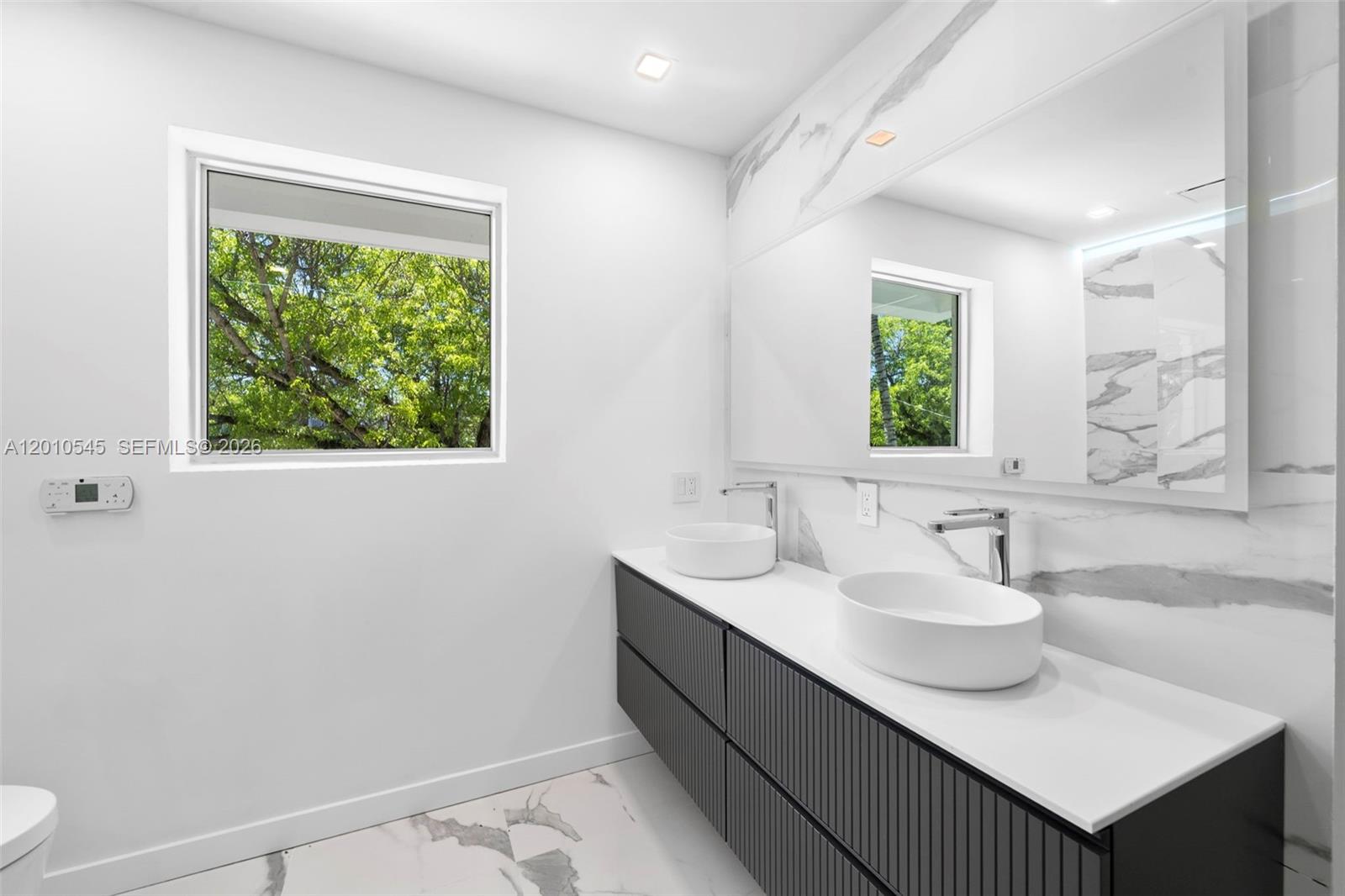 5824 Alton Rd, Miami Beach FL 33140