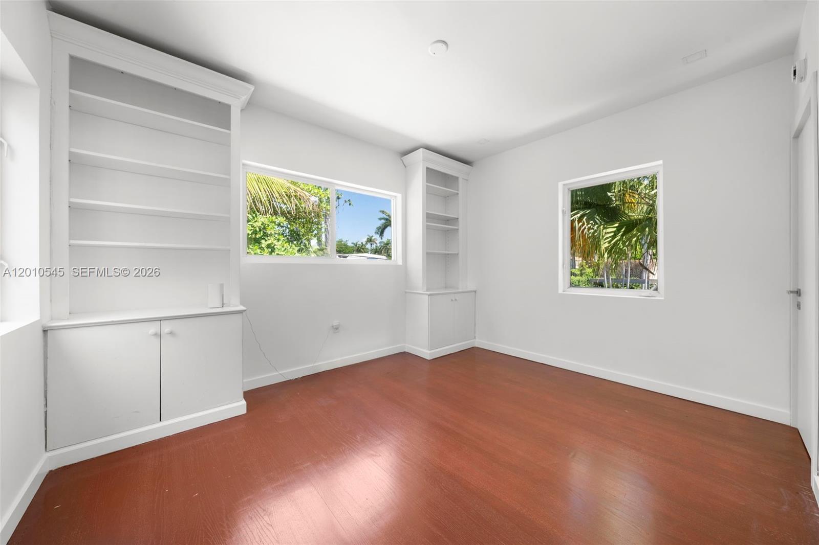 5824 Alton Rd, Miami Beach FL 33140