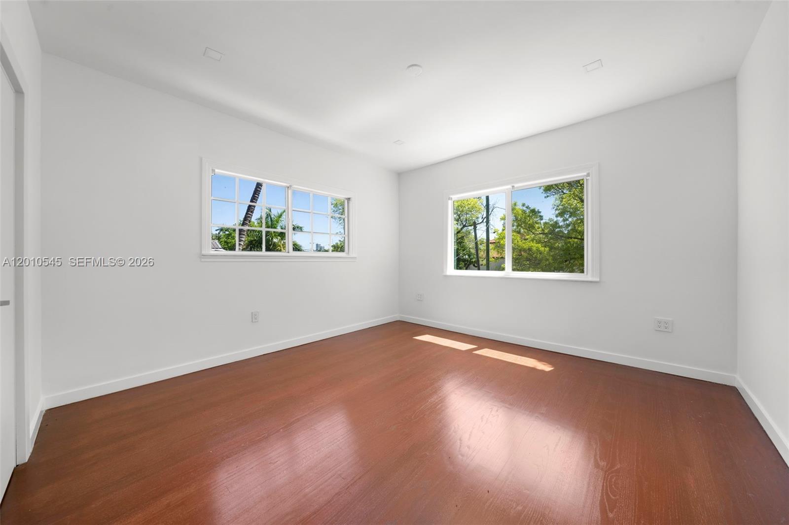 5824 Alton Rd, Miami Beach FL 33140