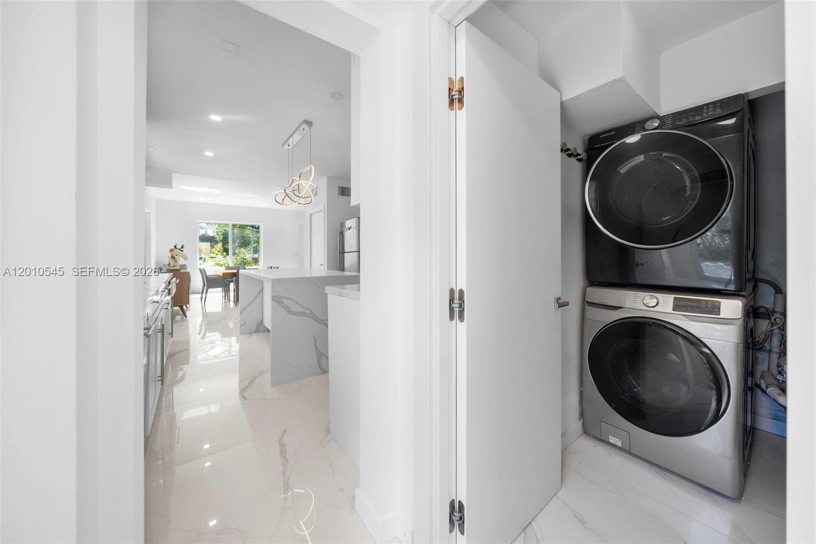 5824 Alton Rd, Miami Beach FL 33140