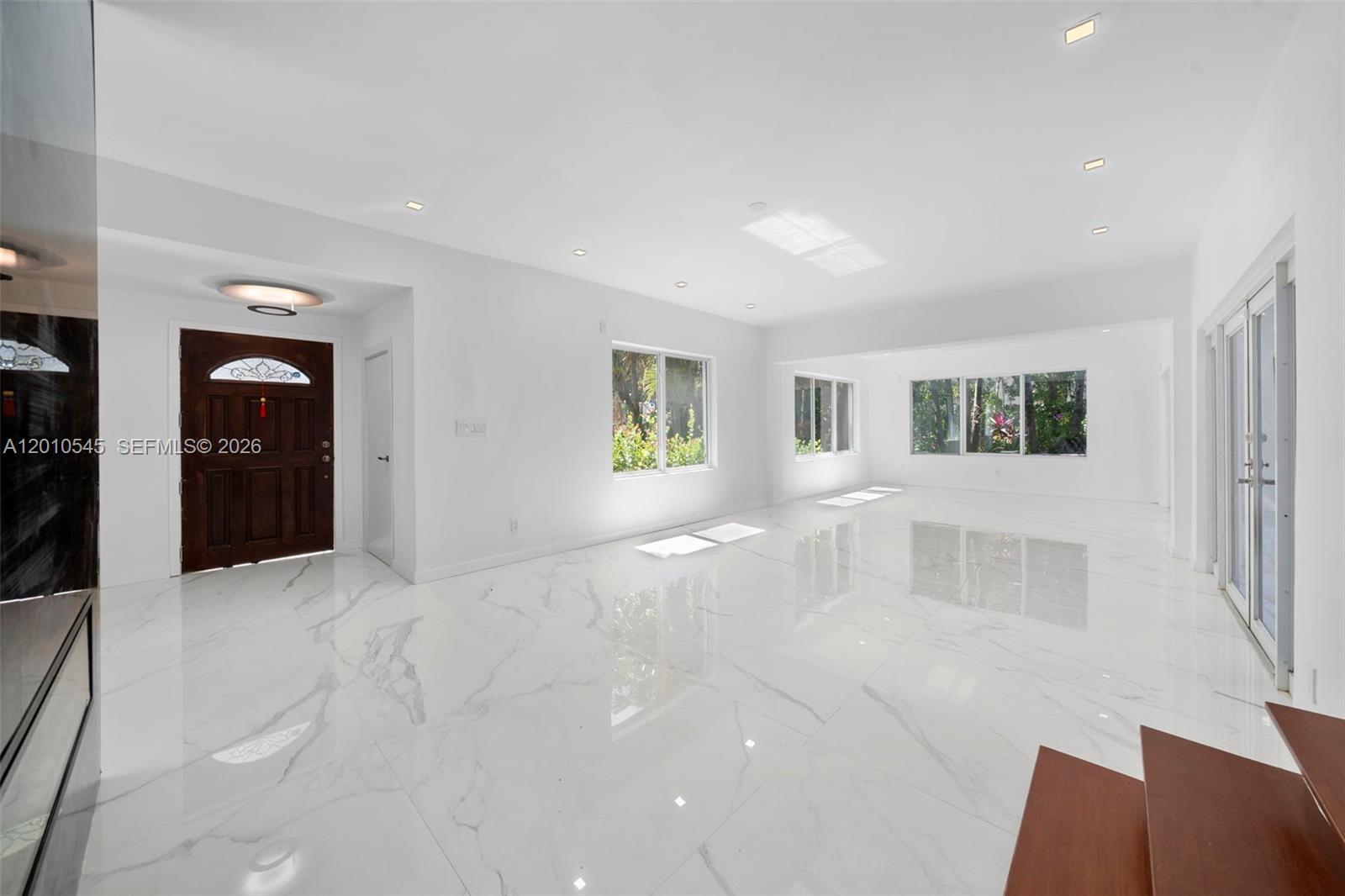 5824 Alton Rd, Miami Beach FL 33140