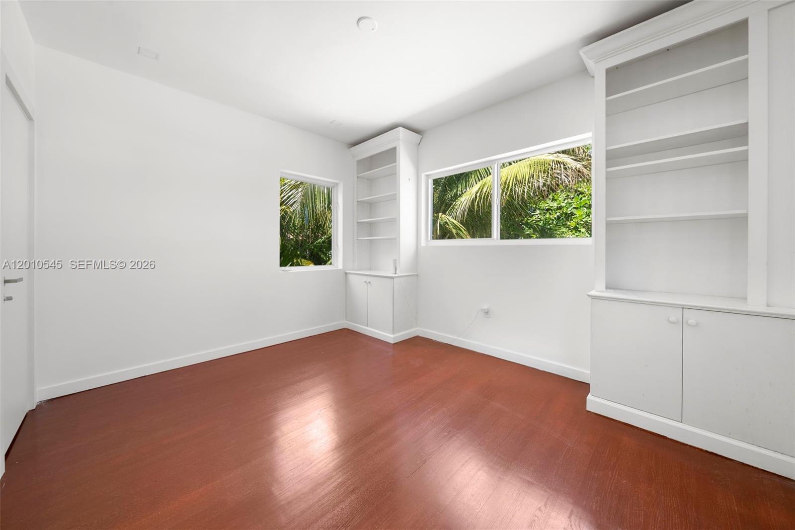 5824 Alton Rd, Miami Beach FL 33140
