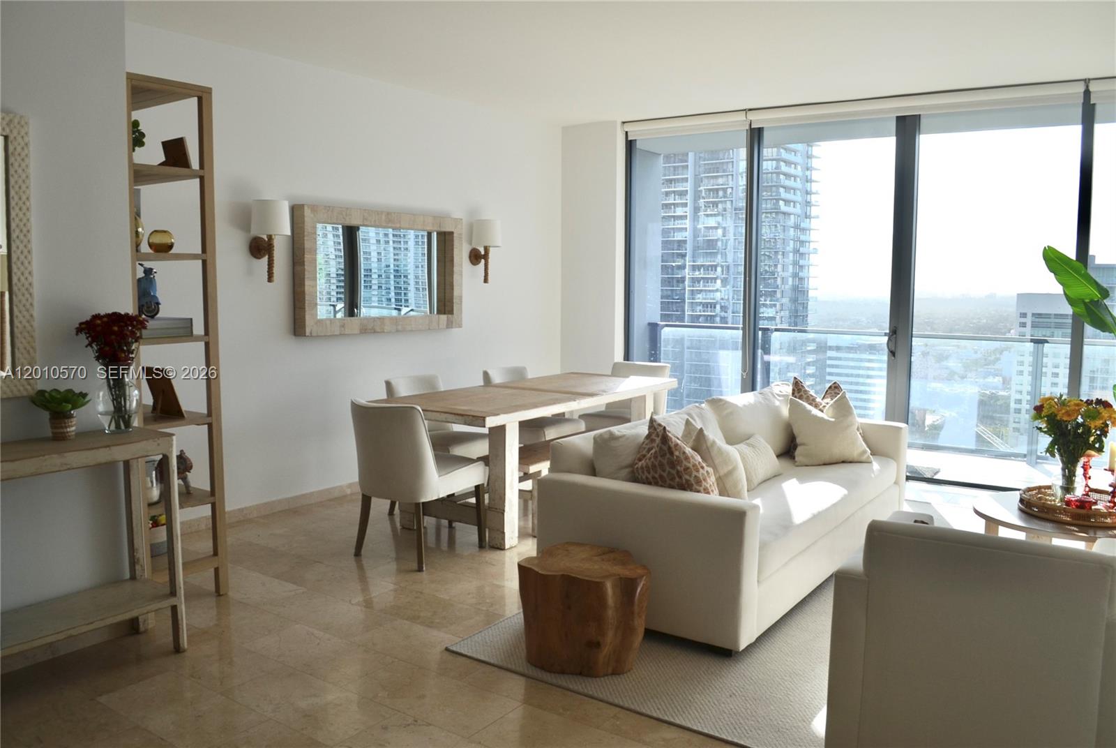68 SE 6th St #2708, Miami FL 33131