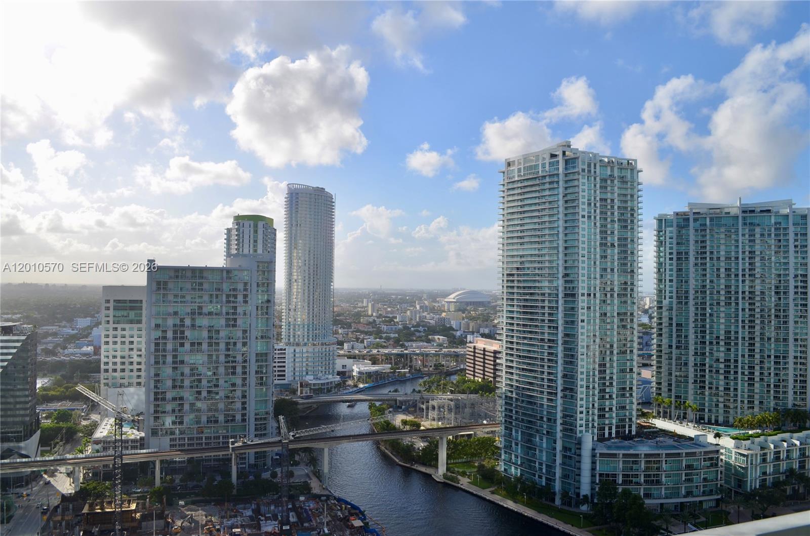 68 SE 6th St #2708, Miami FL 33131