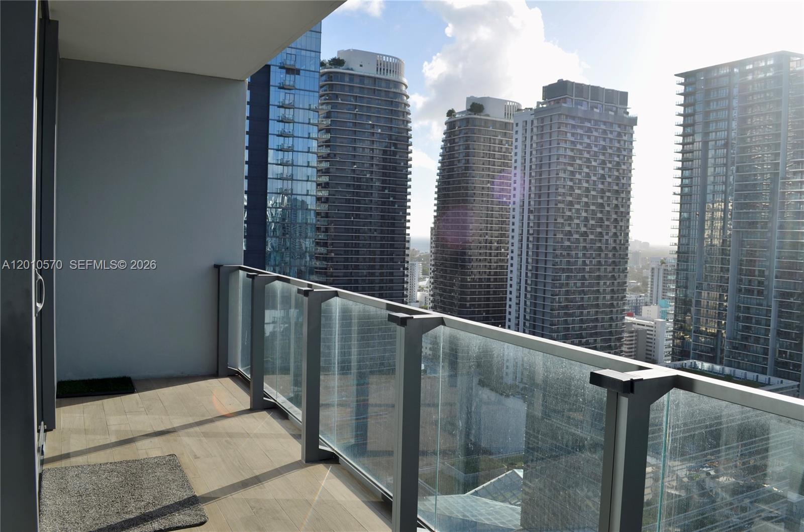 68 SE 6th St #2708, Miami FL 33131