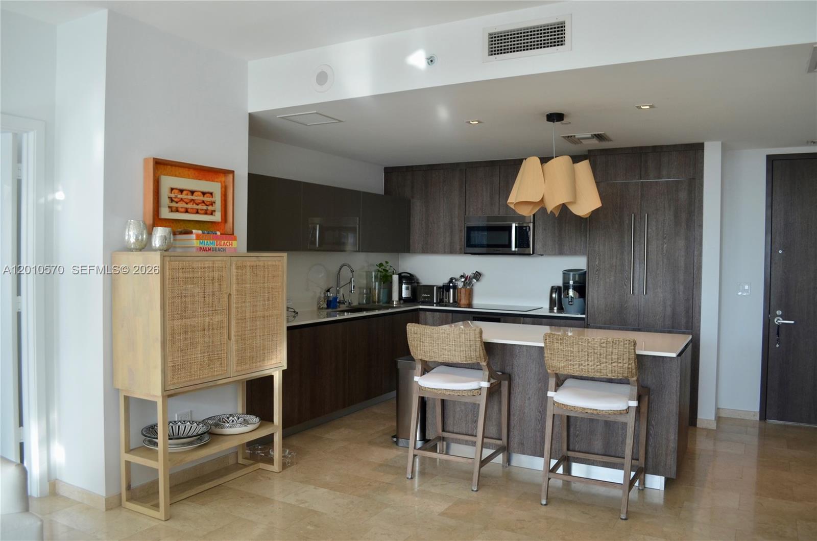 68 SE 6th St #2708, Miami FL 33131